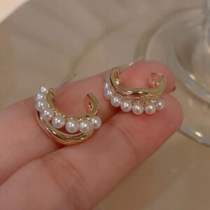 🌹Elegant & Chic Twisted 10k Gold Polymer & Pearl C Hoop Earrings